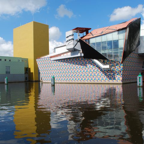 Het Hiekerhoes bevindt zich op een half uur rijden van het Groninger museum.