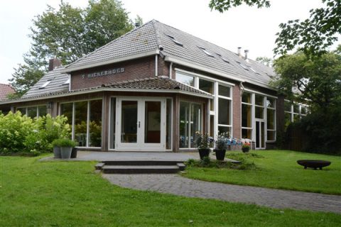 tuin Hiekerhoes 12 - Groepsaccommodatie en vergaderlocatie HiekerHoes Drenthe